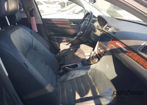 2013 Volkswagen Passat 2.0L Tdi Sel Premium z USA, uszkodzony, nr VIN 1VWCN7A3XDC094180